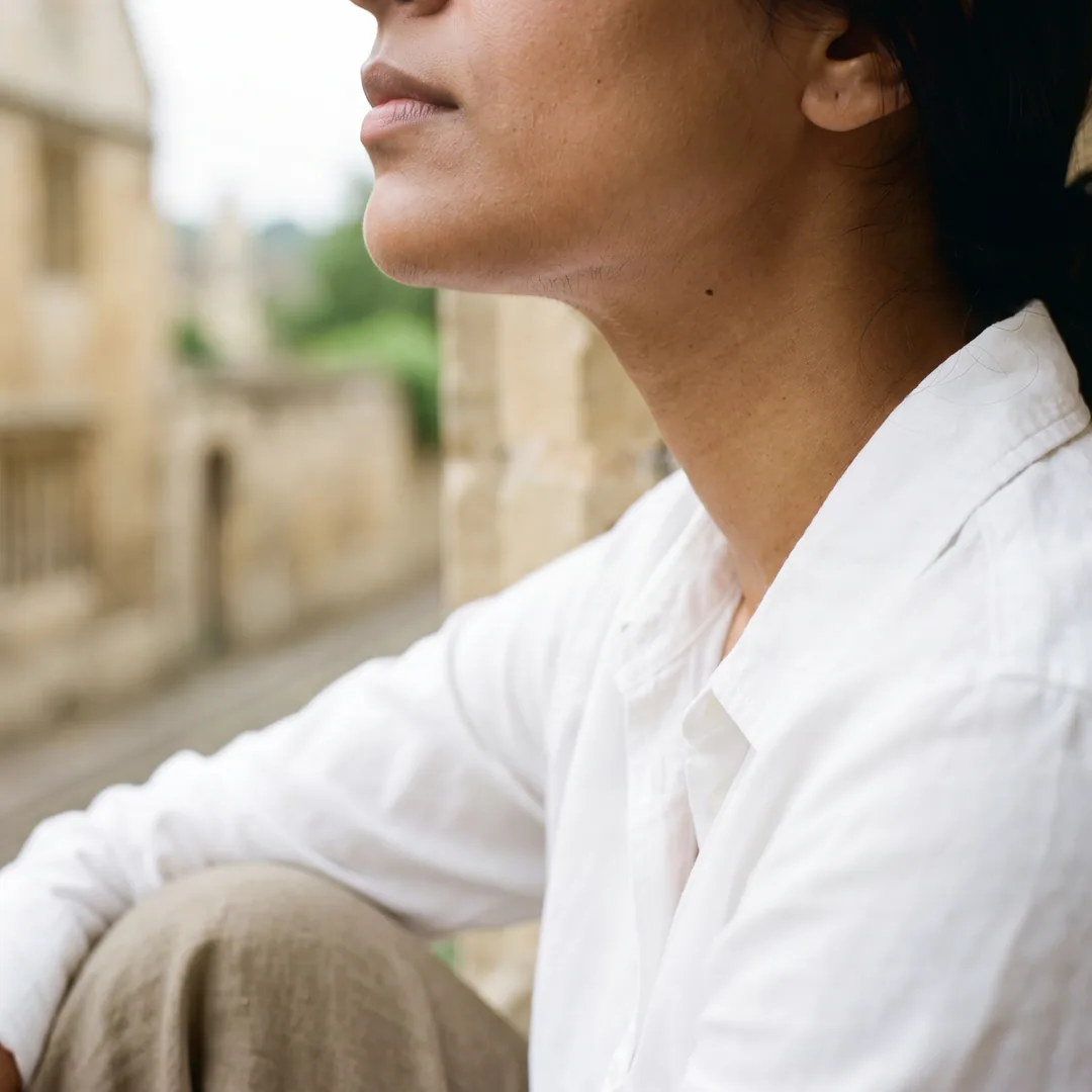 A close study of the treated area for jaw slimming