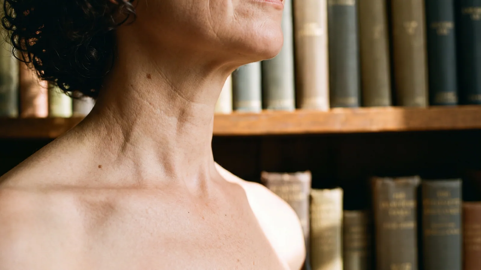 Nefertiti Neck Lift, aesthetic treatment at Baudelaire Aesthetics, Bath